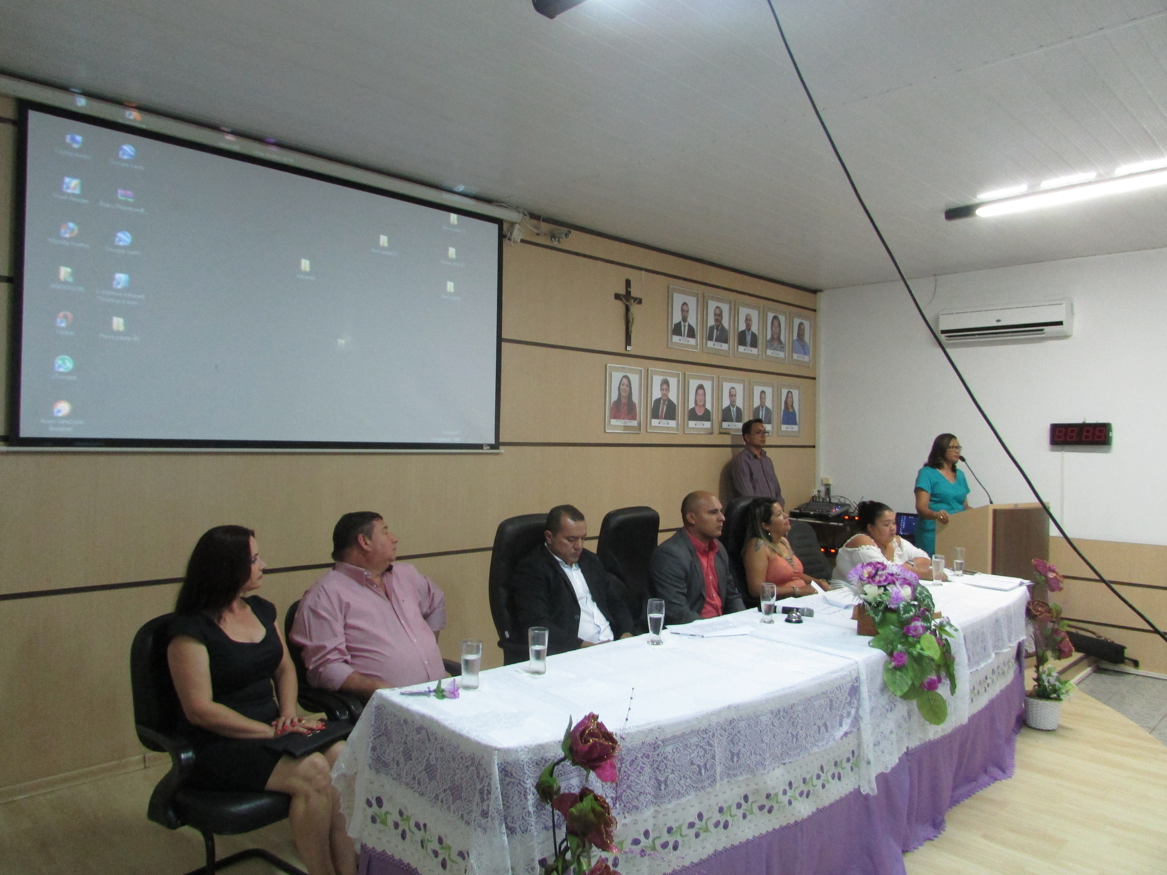 A Câmara Municipal de Porto Murtinho presta homenagem para as mulheres Murtinhenses.