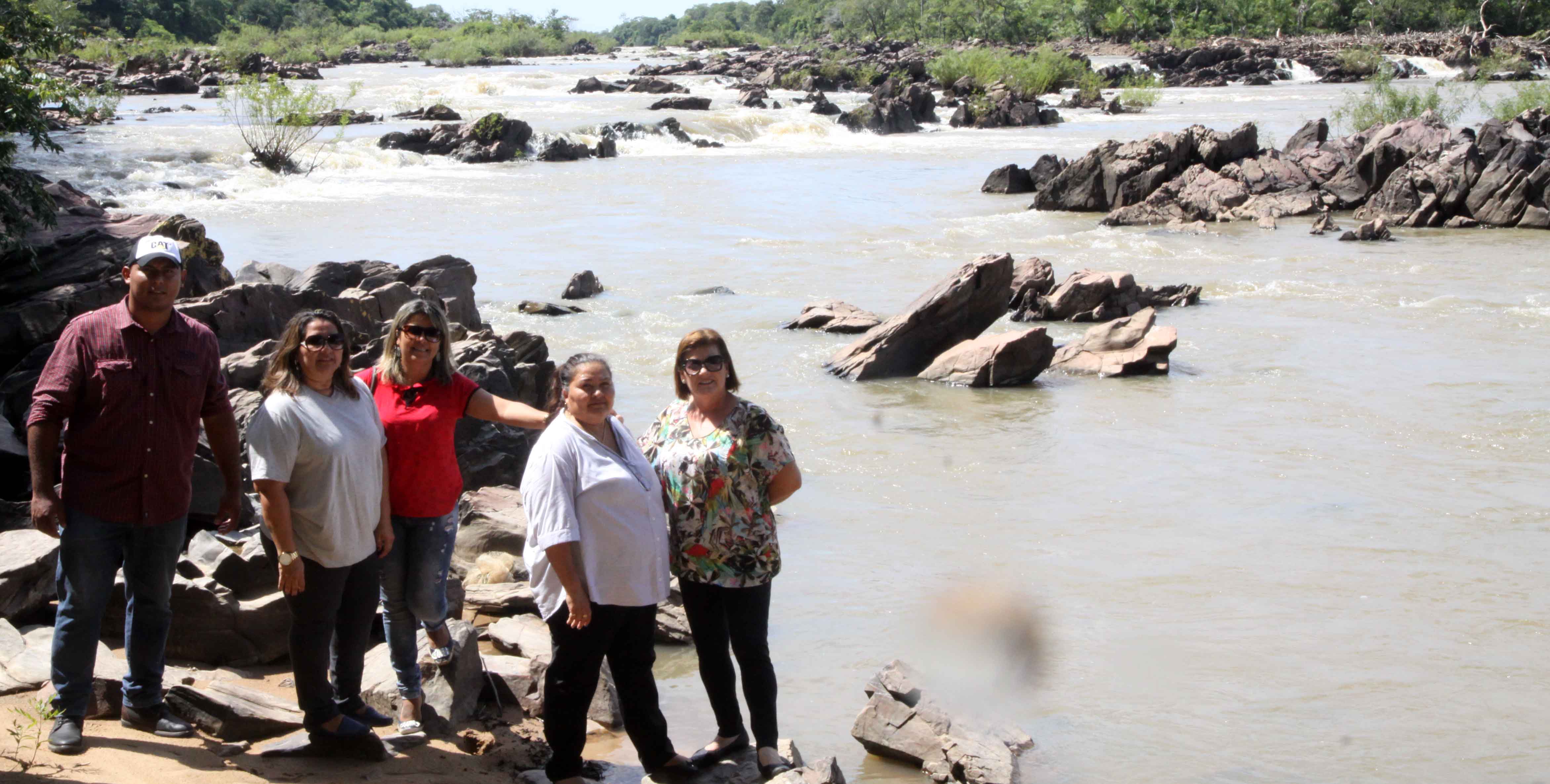  Visita à Cachoeira do Apa