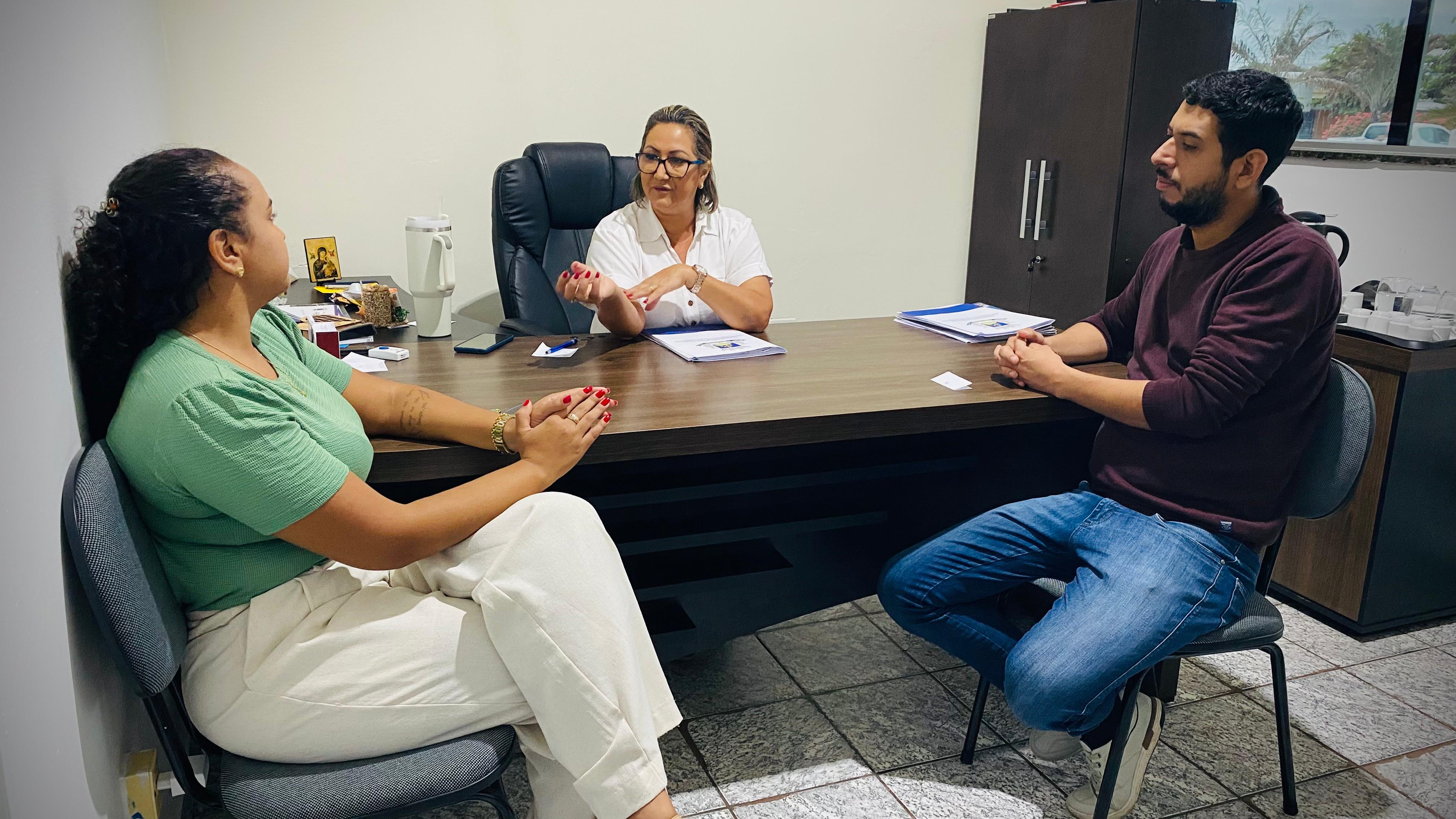 Controladora Geral do Município visita Câmara Municipal para alinhamento institucional