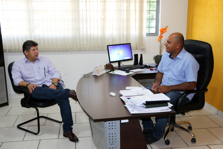 Deputado Lidio Lopes visita Câmara de Vereadores.