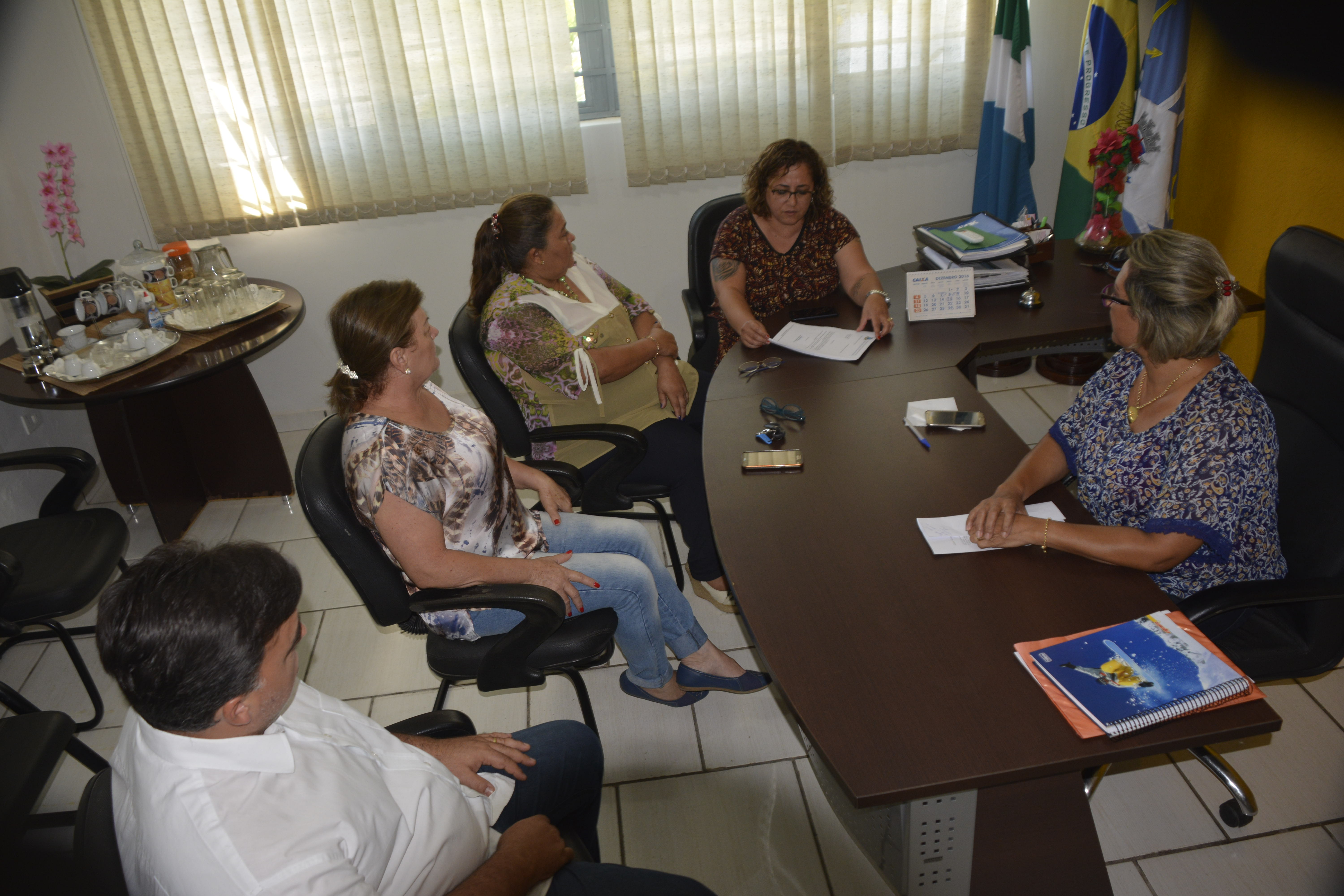 Sirley Pacheco recebe visita de vereadoras eleitas