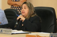 Sônia Ferreira pede ar condicionado e armário para arquivos na sala do conselho municipal de saúde.