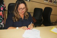Sônia Ferreira suplente de vereador toma posse no legislativo em Porto Murtinho.