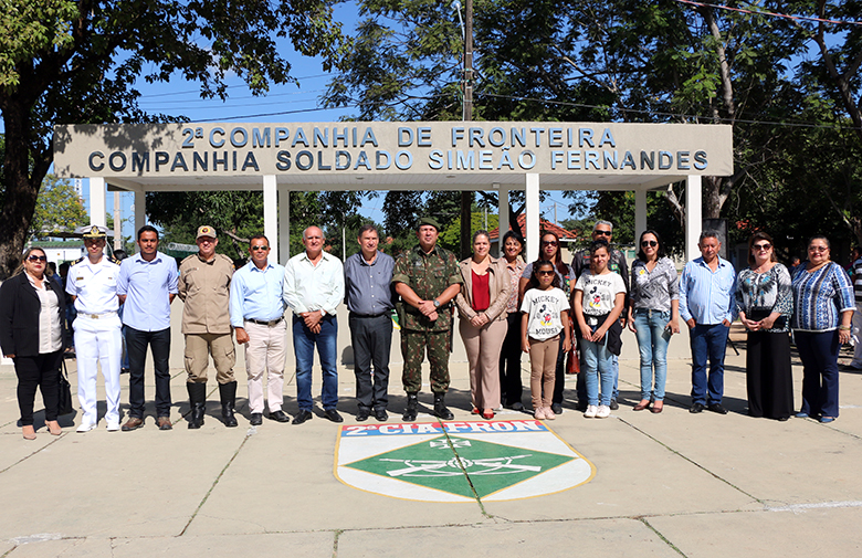  Vereadoras participam de formatura de entrega de boina verde-oliva na 2ª Companhia de Fronteira.