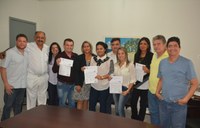 Vereadores homenageiam médicos cubanos