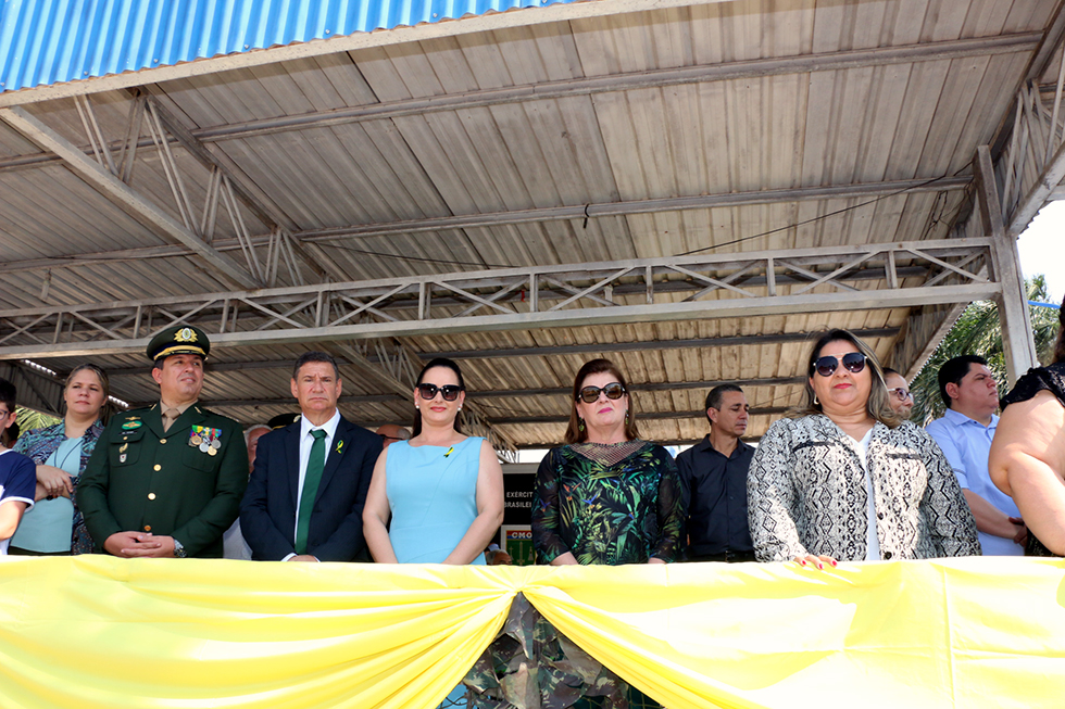 Vereadores participam do desfile Cívico de 7 de setembro